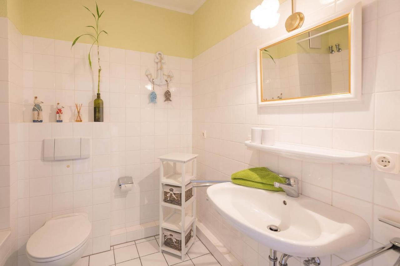 Hafenflair Apartment Husum  Bagian luar foto
